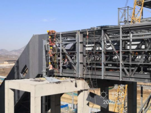 泰安电厂系列报道10——桁架梁满焊固定 栈桥墙面板安装接近尾声