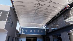 告别固定棚体，移动雨棚开启灵活防护新时代